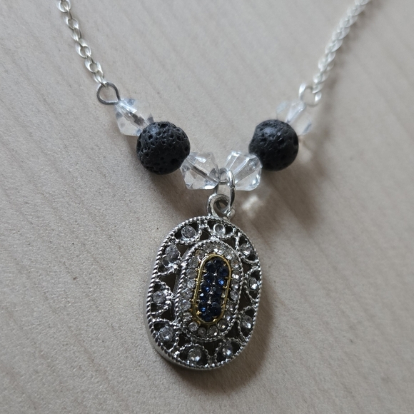 Jewelry - Elegant Silver and Gold Pendant Aromatherapy Necklace